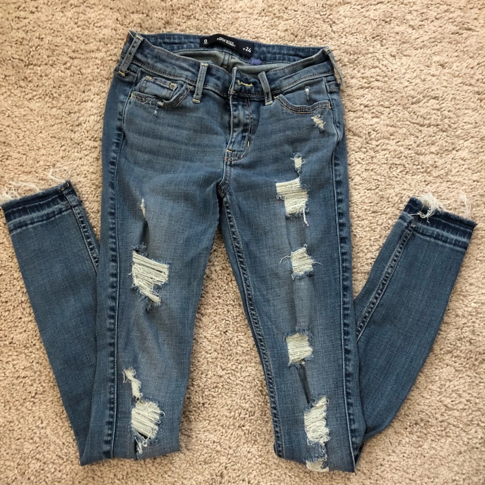 Hollister ripped skinny jeans